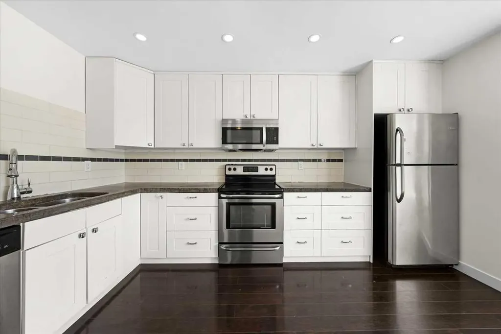 61 Falmere Way NE Calgary AB T3J 2Y7
