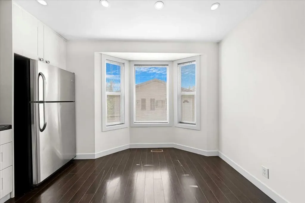 61 Falmere Way NE Calgary AB T3J 2Y7