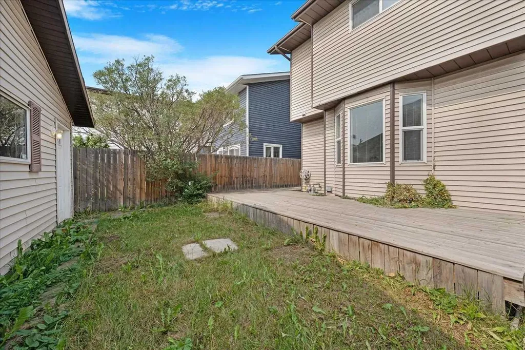 61 Falmere Way NE Calgary AB T3J 2Y7