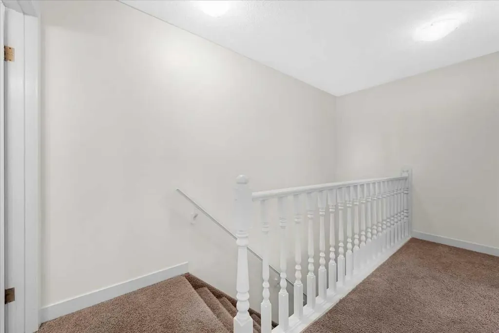 61 Falmere Way NE Calgary AB T3J 2Y7