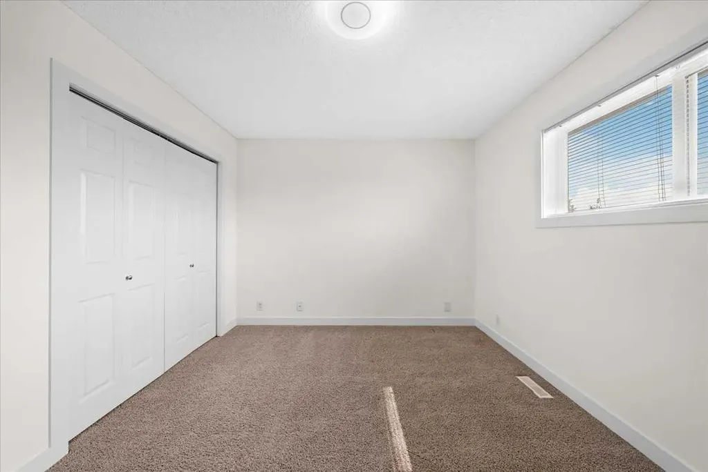 61 Falmere Way NE Calgary AB T3J 2Y7