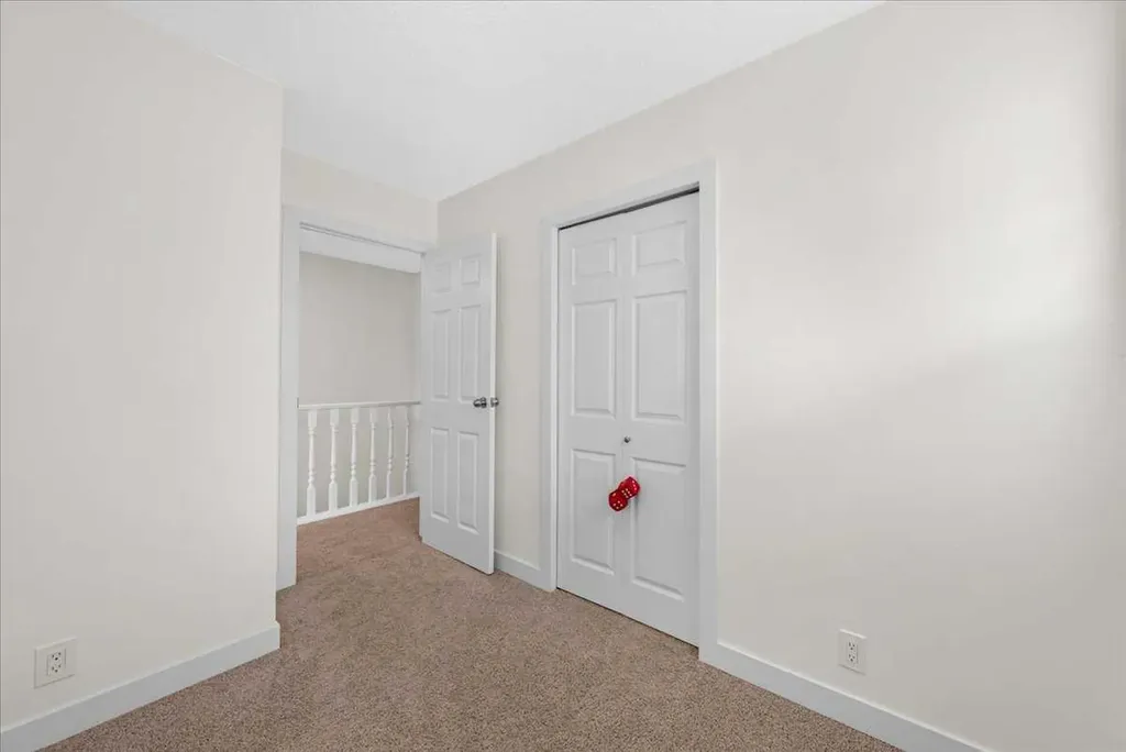 61 Falmere Way NE Calgary AB T3J 2Y7