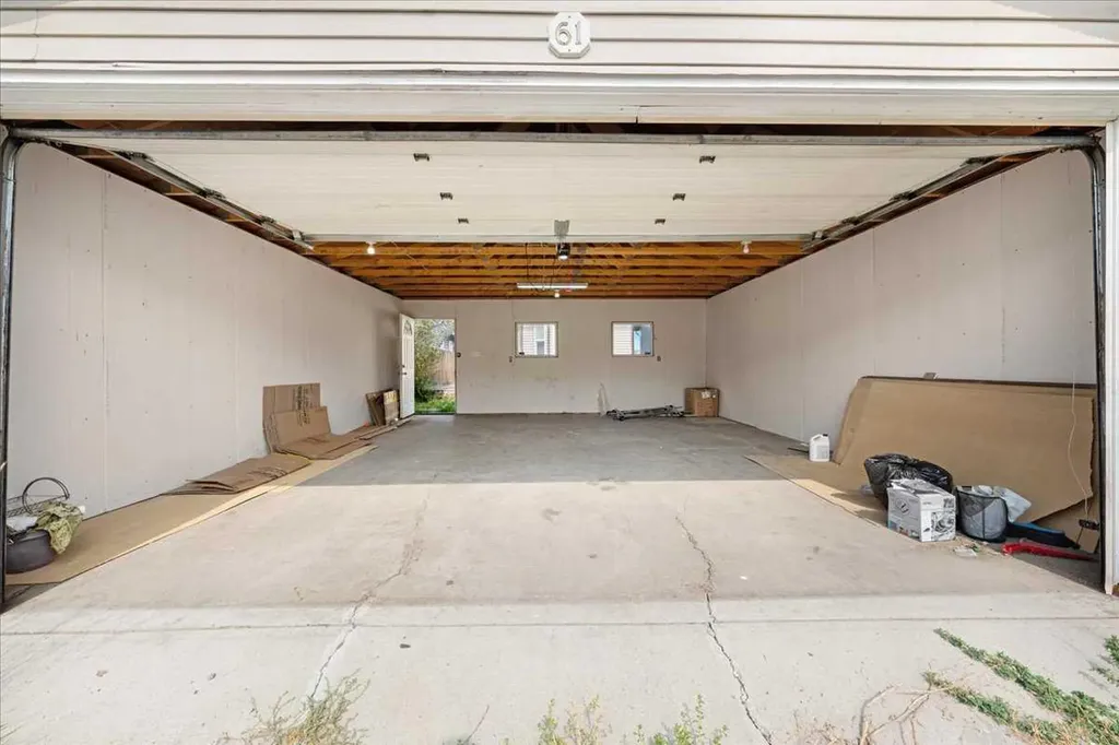 61 Falmere Way NE Calgary AB T3J 2Y7