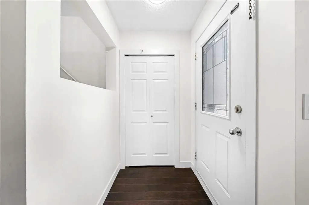 61 Falmere Way NE Calgary AB T3J 2Y7