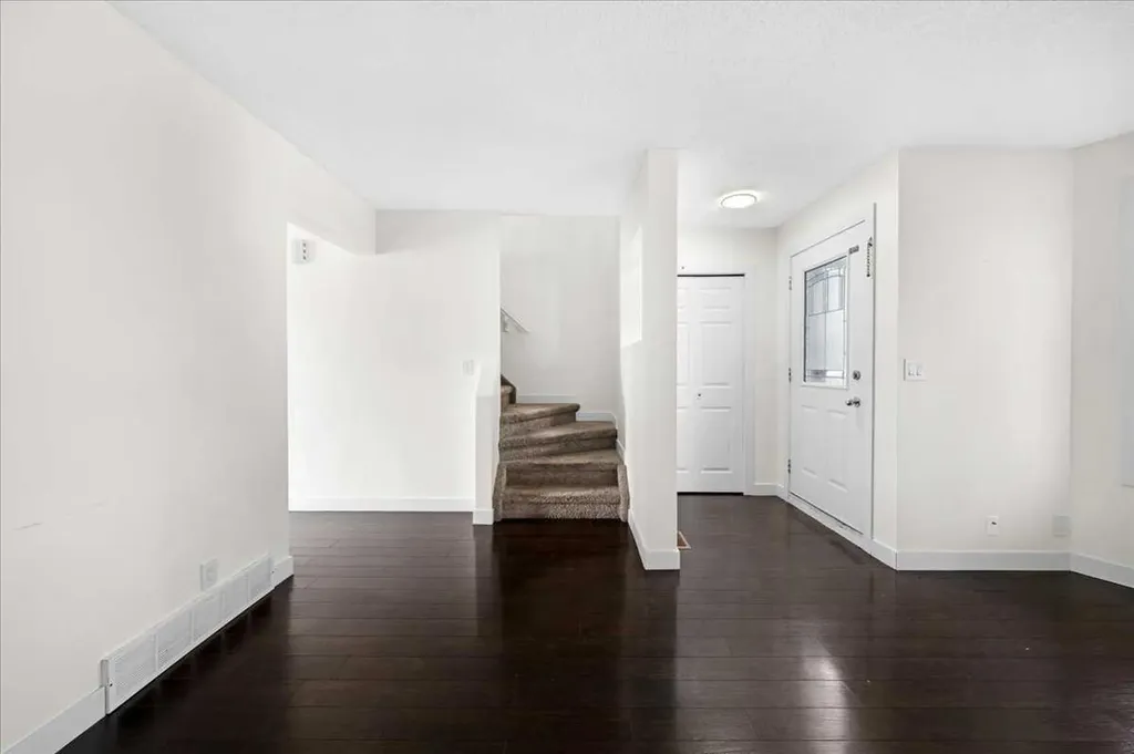 61 Falmere Way NE Calgary AB T3J 2Y7