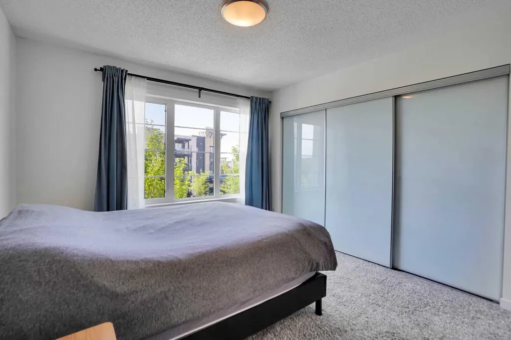 281 Walden Drive SE Calgary AB t2x0y4