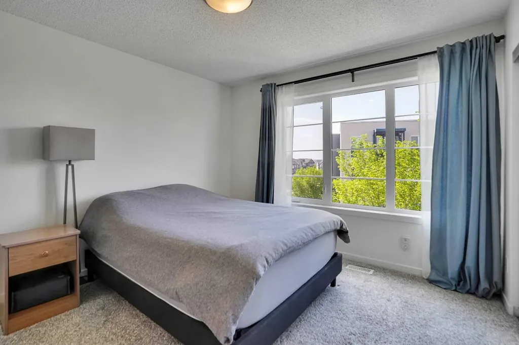 281 Walden Drive SE Calgary AB t2x0y4