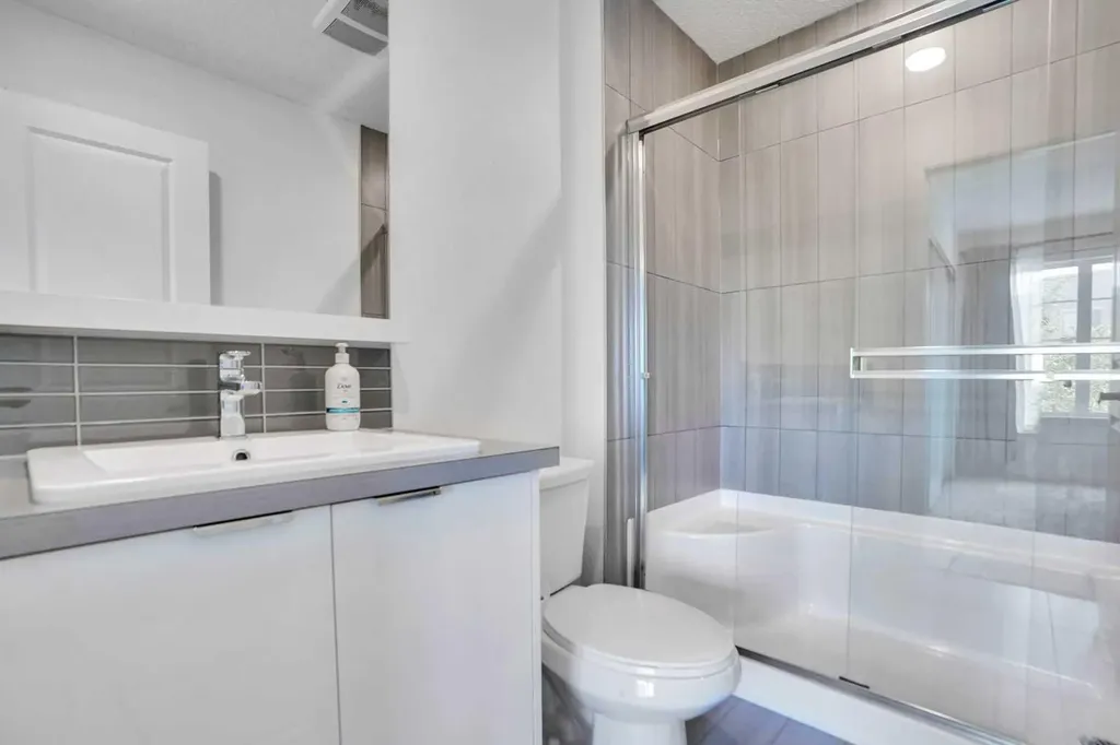 281 Walden Drive SE Calgary AB t2x0y4