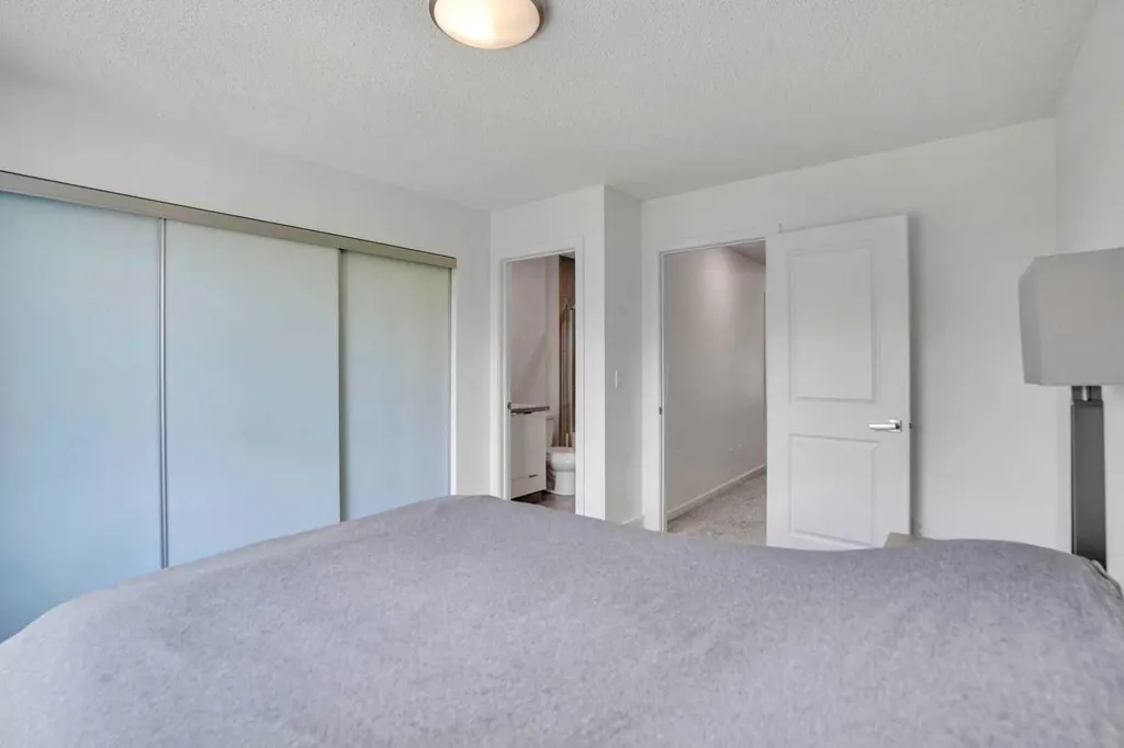 281 Walden Drive SE Calgary AB t2x0y4