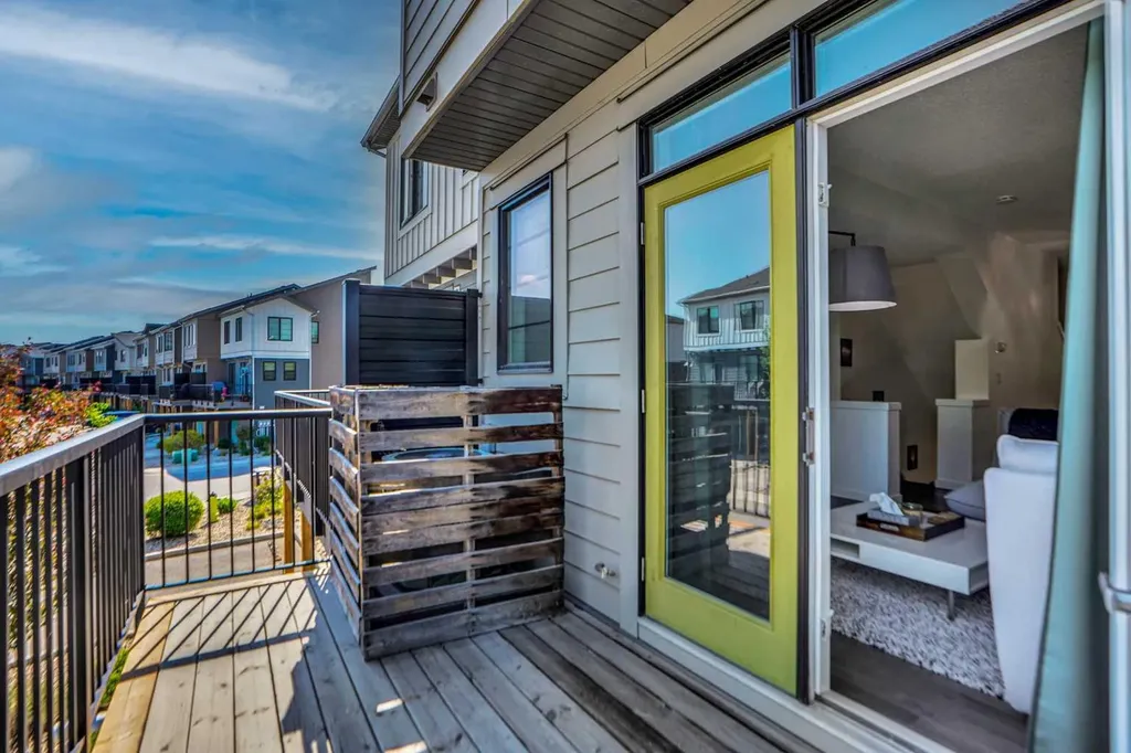 281 Walden Drive SE Calgary AB t2x0y4