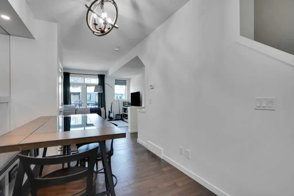 281 Walden Drive SE Calgary AB t2x0y4
