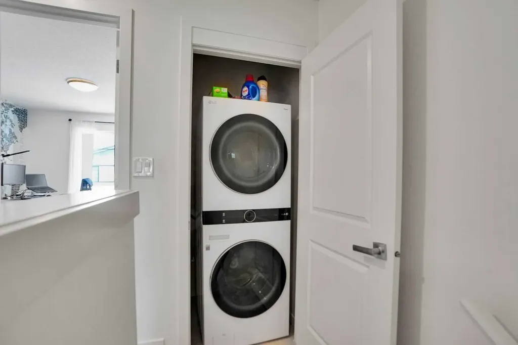 281 Walden Drive SE Calgary AB t2x0y4