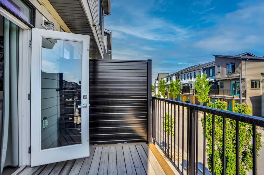 281 Walden Drive SE Calgary AB t2x0y4