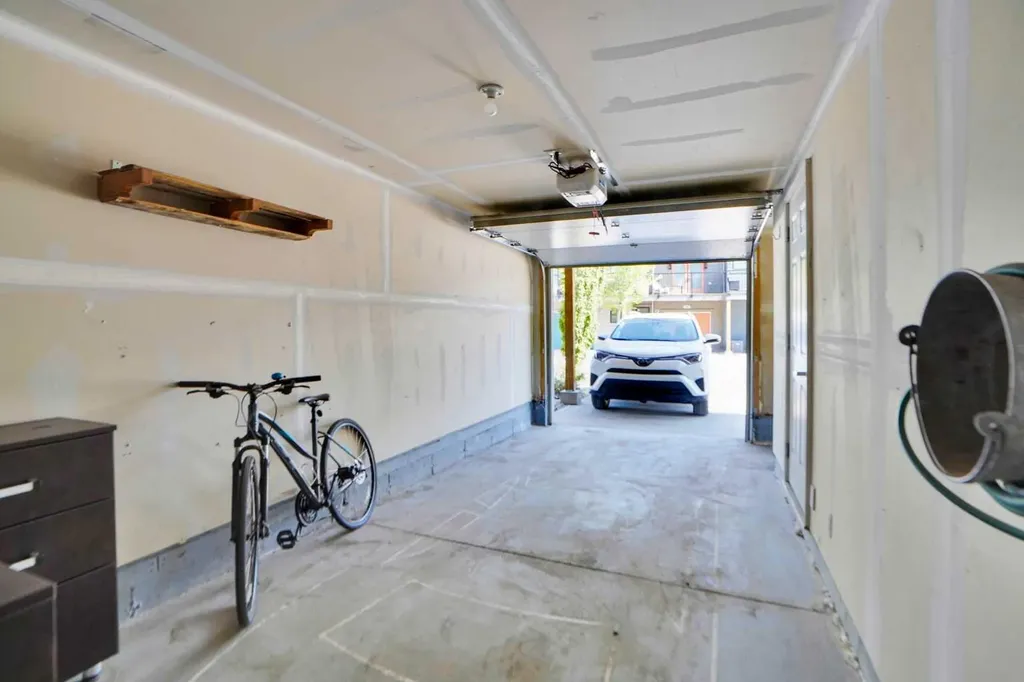 281 Walden Drive SE Calgary AB t2x0y4