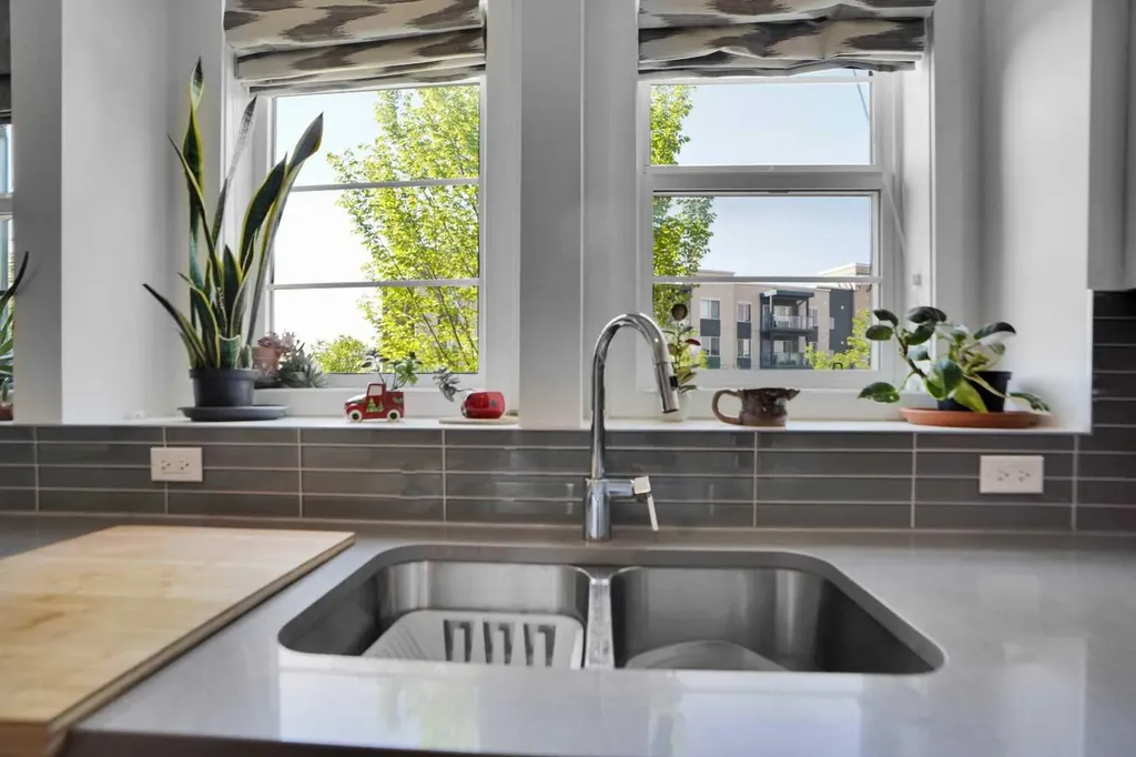 281 Walden Drive SE Calgary AB t2x0y4