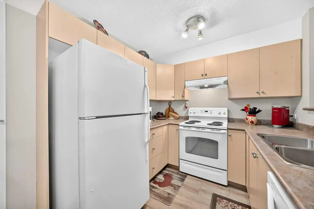 2395 Eversyde Avenue SW Calgary AB T3A 5H6