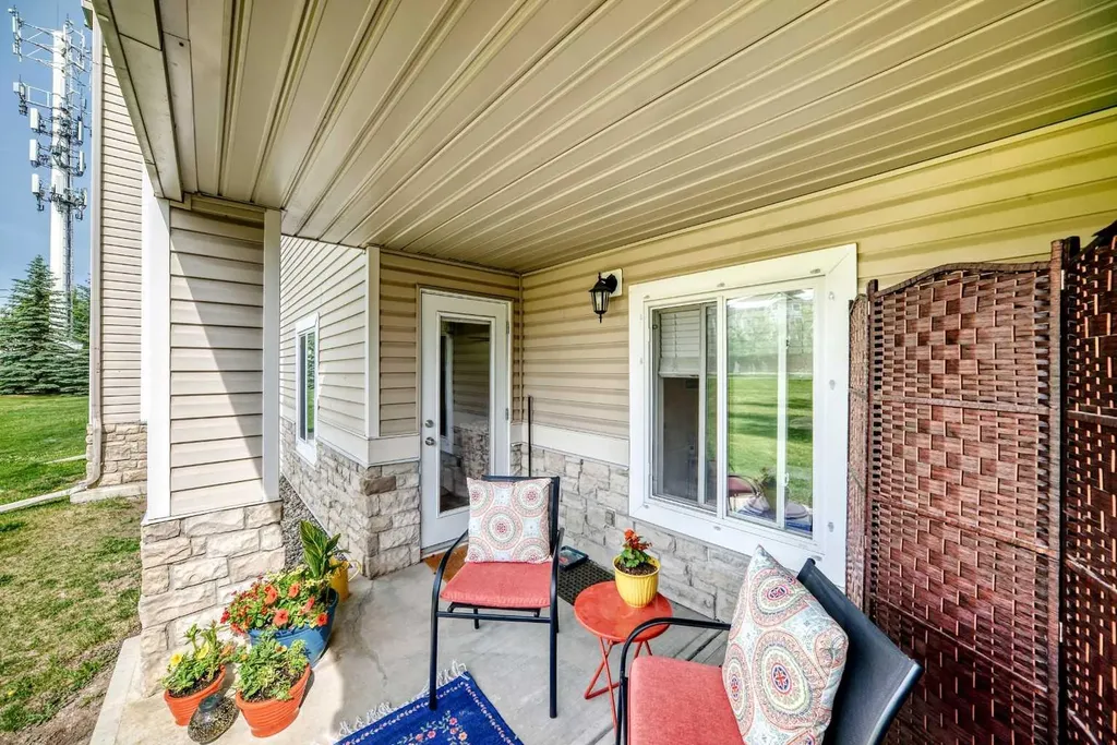 2395 Eversyde Avenue SW Calgary AB T3A 5H6