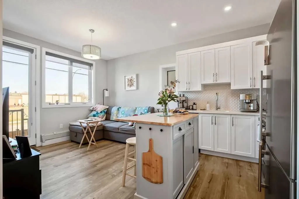 2226 Westmount Road NW Calgary AB T2N 3N4