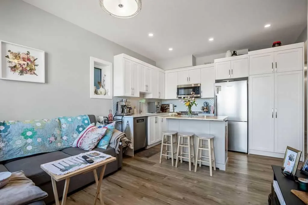 2226 Westmount Road NW Calgary AB T2N 3N4