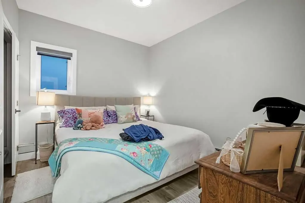 2226 Westmount Road NW Calgary AB T2N 3N4