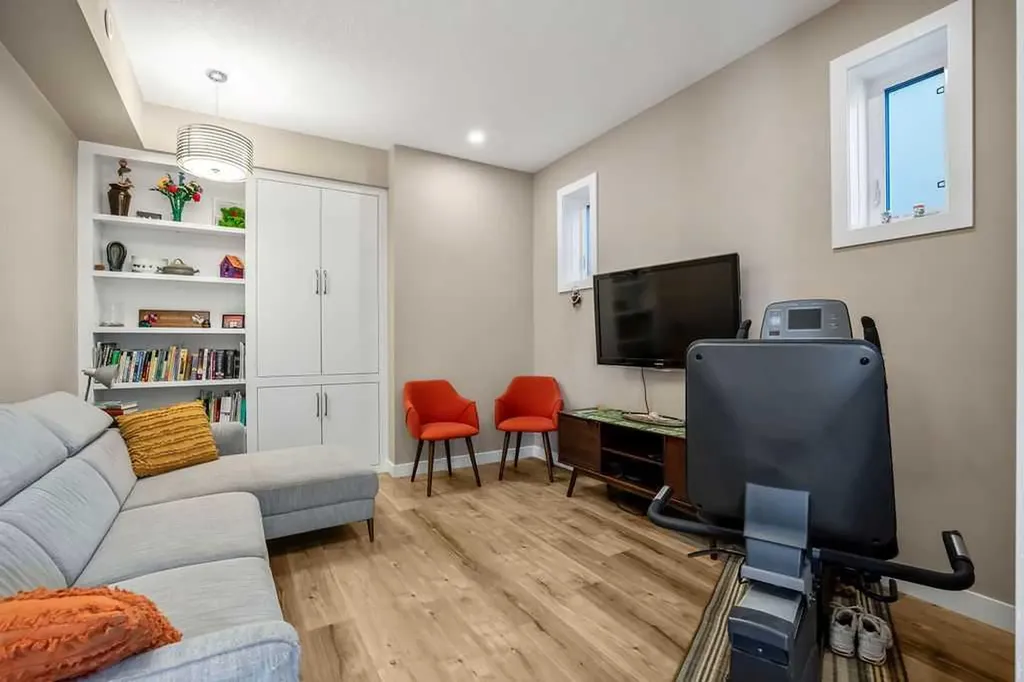 2226 Westmount Road NW Calgary AB T2N 3N4