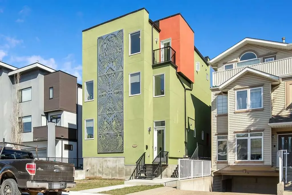 2226 Westmount Road NW Calgary AB T2N 3N4
