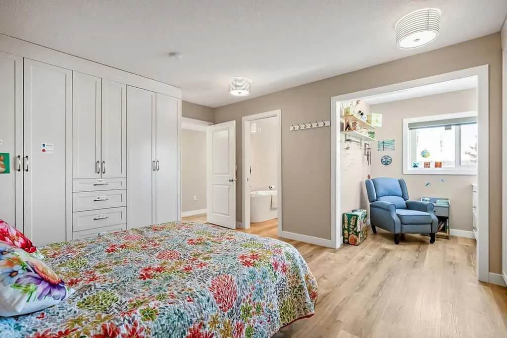 2226 Westmount Road NW Calgary AB T2N 3N4