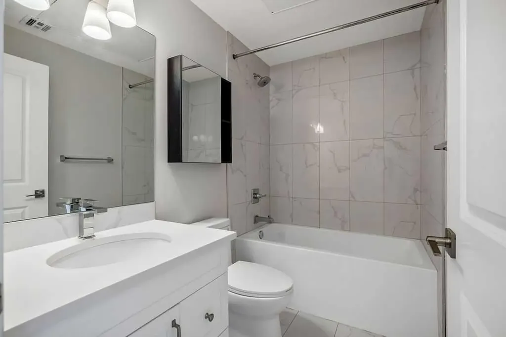 2226 Westmount Road NW Calgary AB T2N 3N4