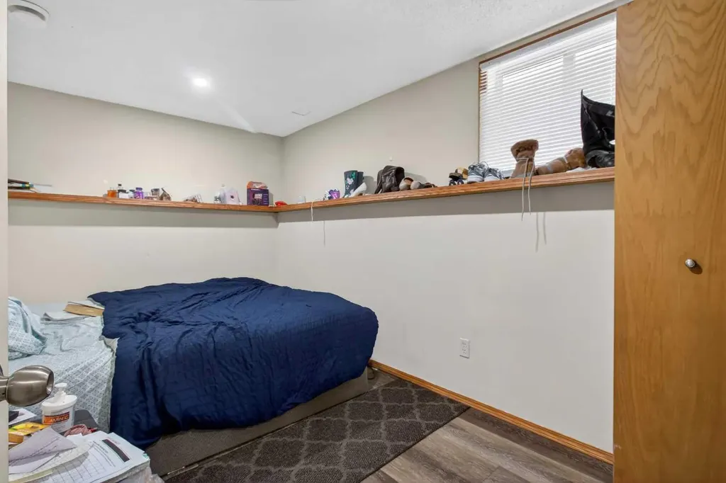 252 Erin Woods Drive SE Calgary AB T2B 3B9