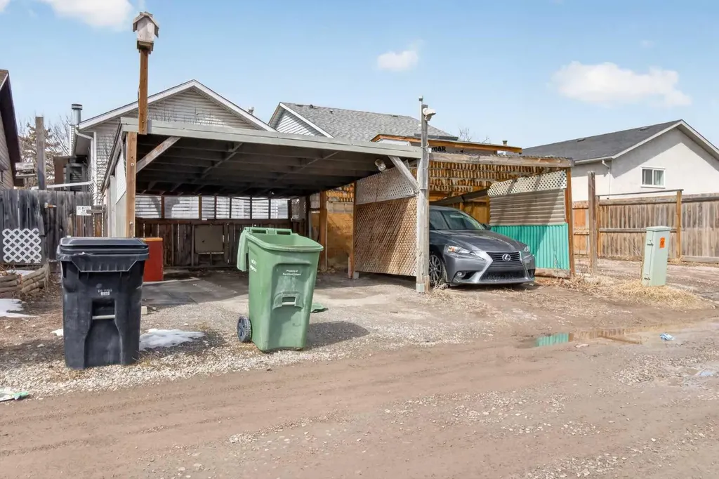 252 Erin Woods Drive SE Calgary AB T2B 3B9