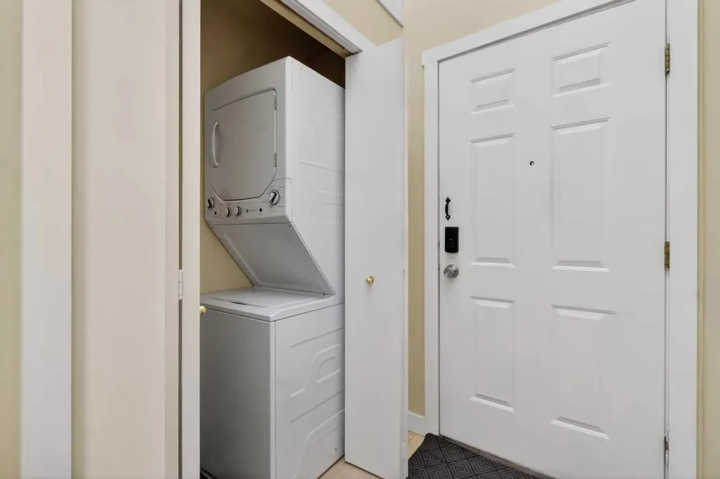 252 Erin Woods Drive SE Calgary AB T2B 3B9