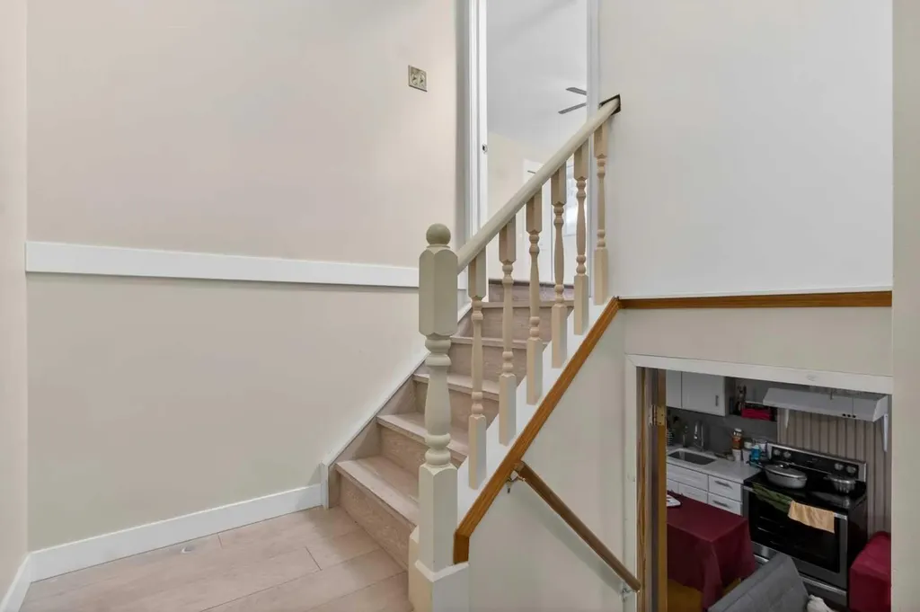 252 Erin Woods Drive SE Calgary AB T2B 3B9
