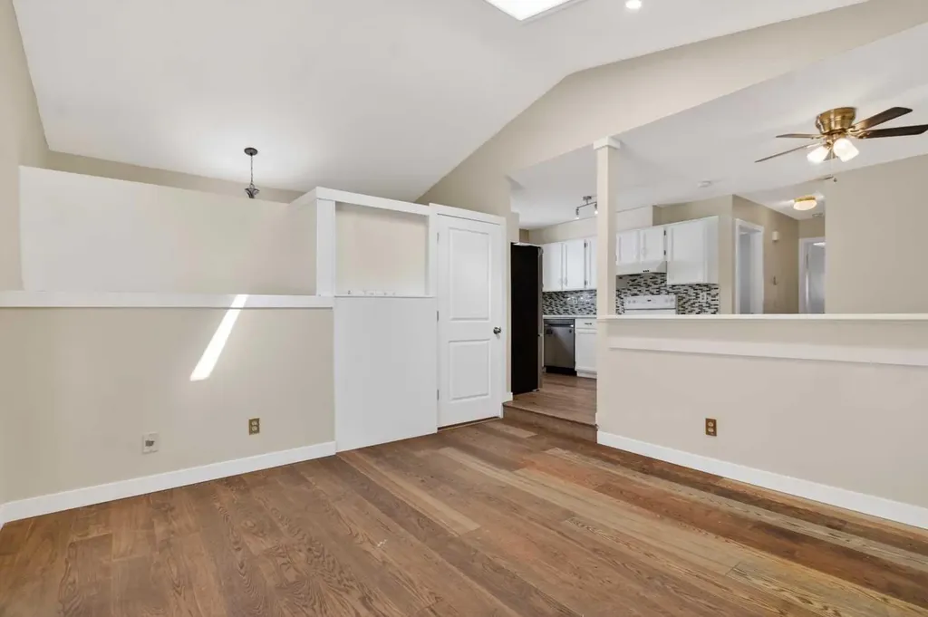 252 Erin Woods Drive SE Calgary AB T2B 3B9