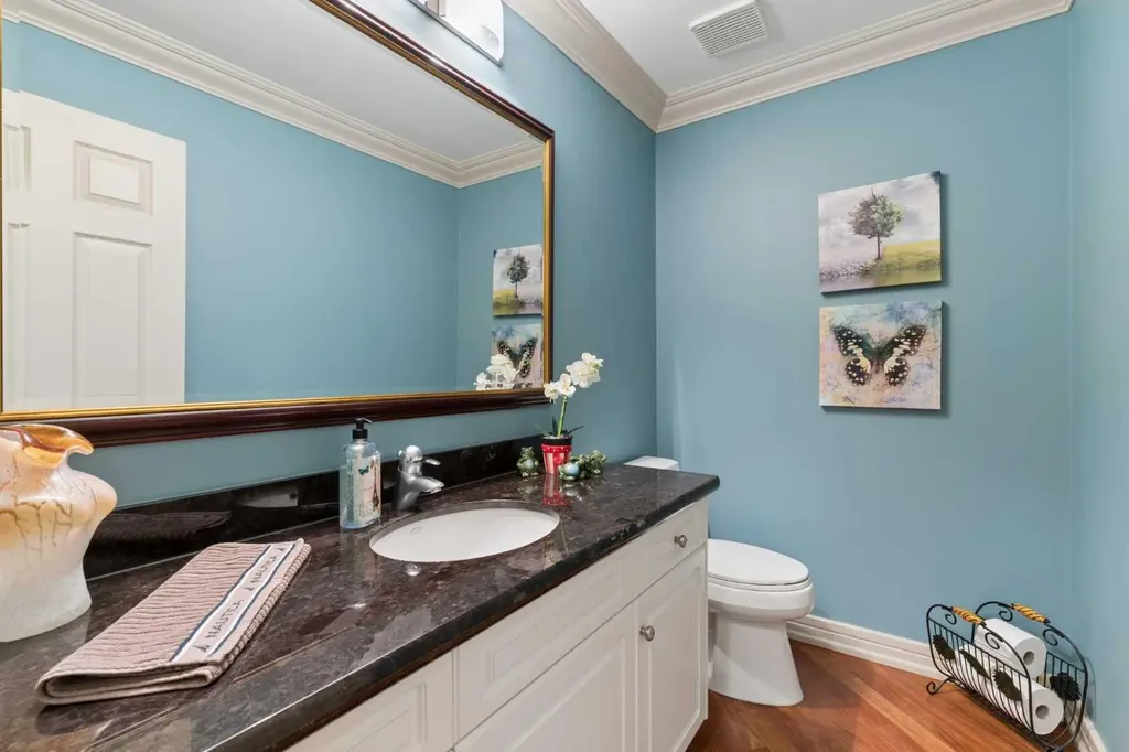 206 Paliswood Park SW Calgary AB T2V 5J4