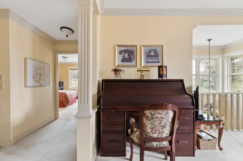 206 Paliswood Park SW Calgary AB T2V 5J4