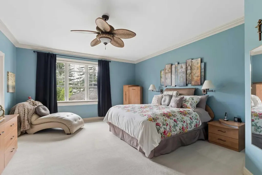 206 Paliswood Park SW Calgary AB T2V 5J4