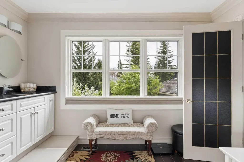 206 Paliswood Park SW Calgary AB T2V 5J4