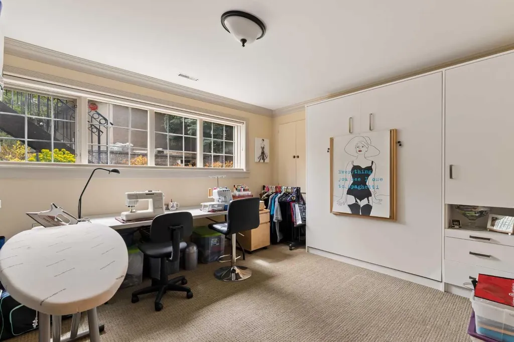 206 Paliswood Park SW Calgary AB T2V 5J4