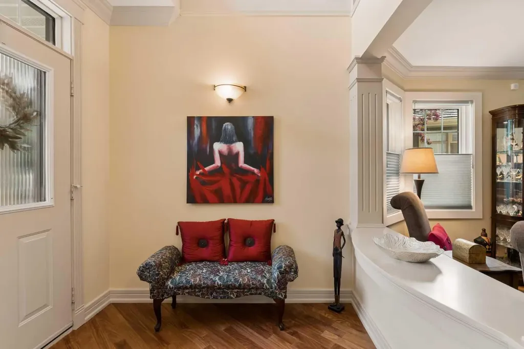 206 Paliswood Park SW Calgary AB T2V 5J4