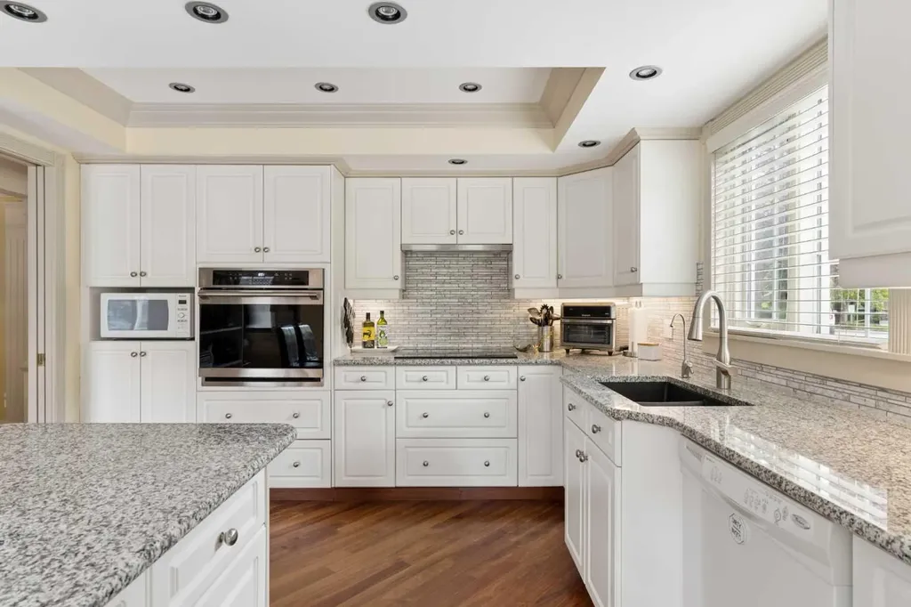 206 Paliswood Park SW Calgary AB T2V 5J4