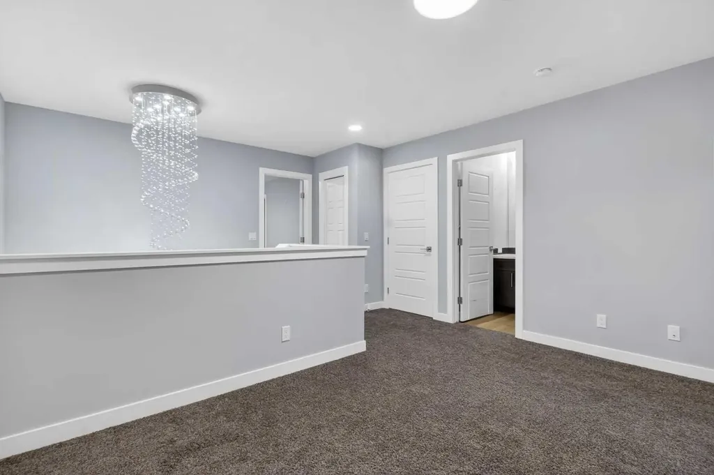 124 Chelsea Glen Chestermere AB T1X 2P4