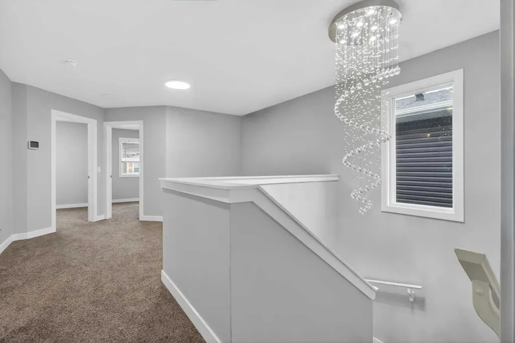 124 Chelsea Glen Chestermere AB T1X 2P4