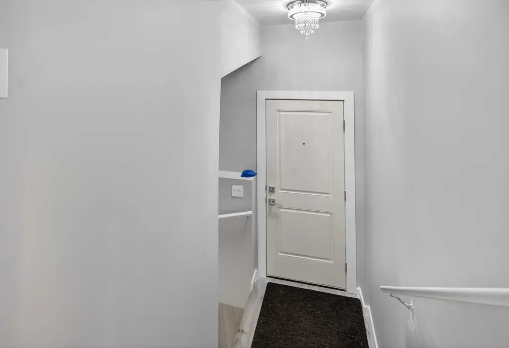 124 Chelsea Glen Chestermere AB T1X 2P4