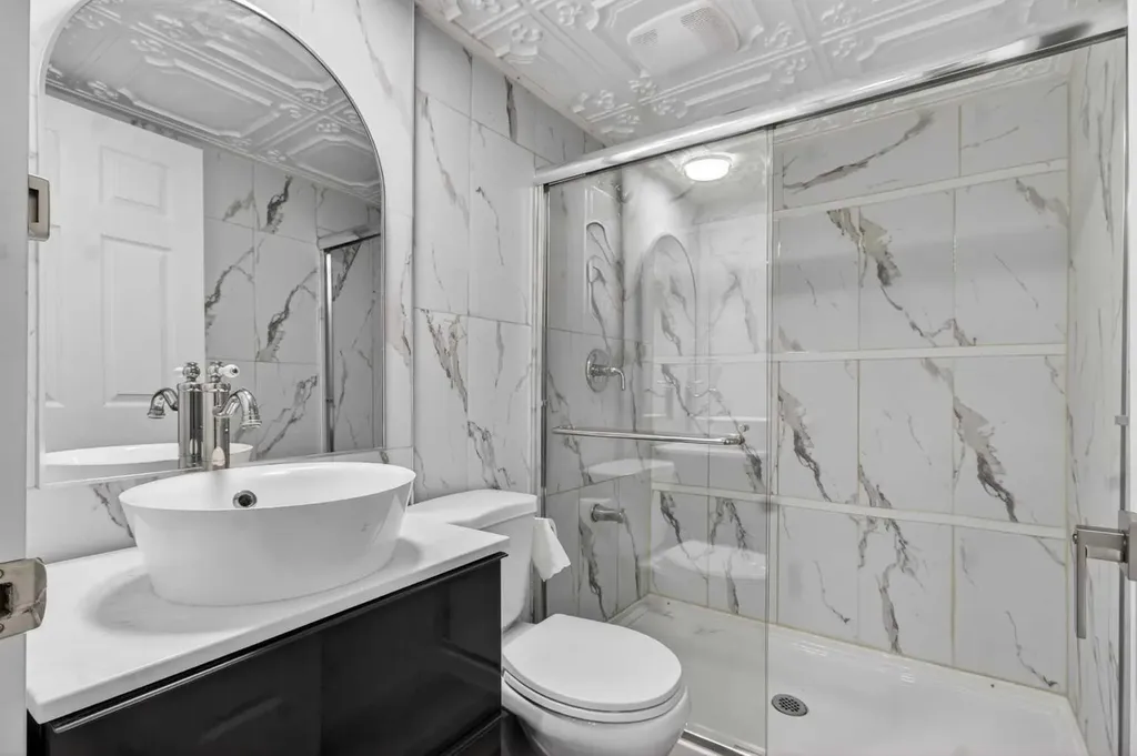 124 Chelsea Glen Chestermere AB T1X 2P4