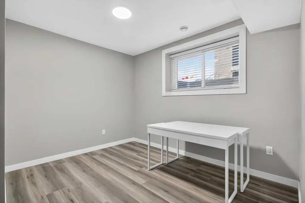124 Chelsea Glen Chestermere AB T1X 2P4