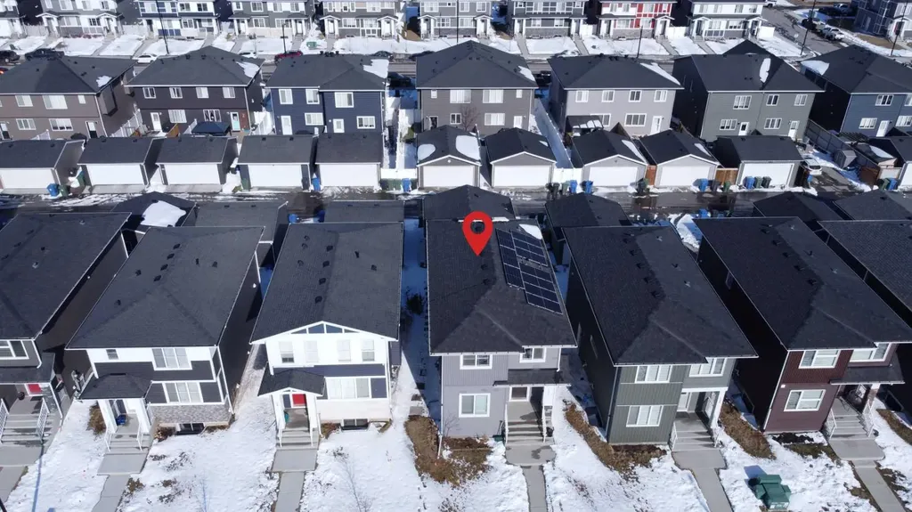124 Chelsea Glen Chestermere AB T1X 2P4