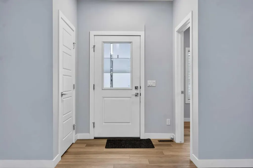 124 Chelsea Glen Chestermere AB T1X 2P4