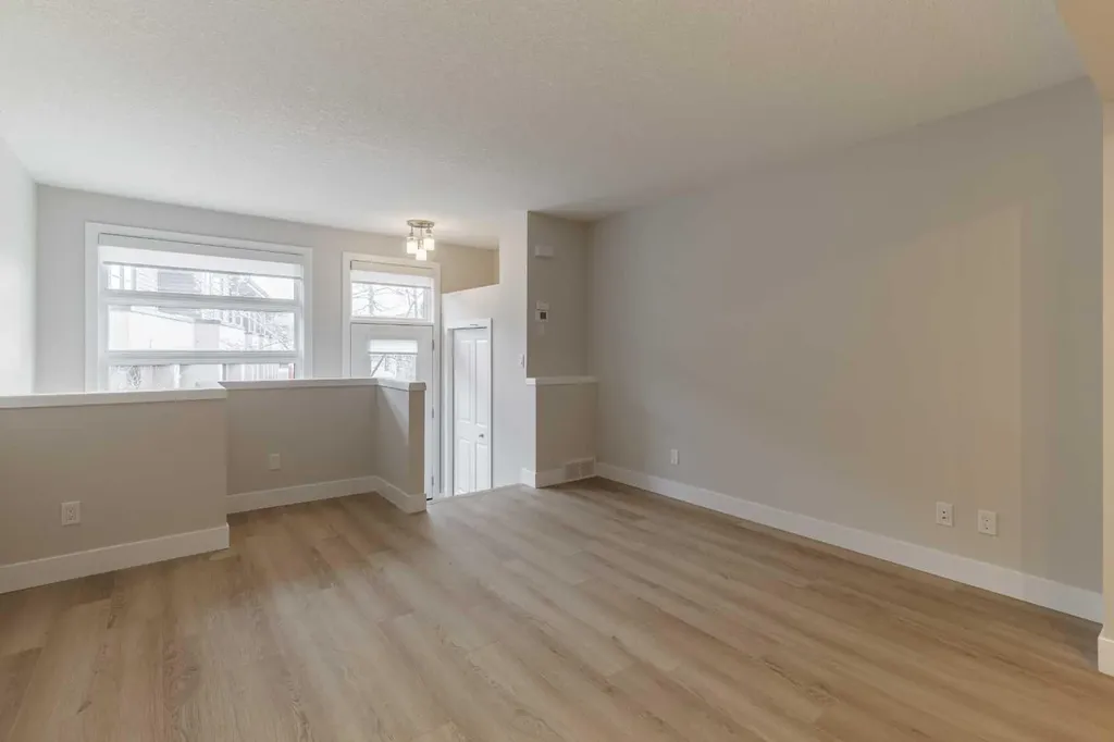 206 Aspen Hills Villas SW Calgary AB t3h 0H8