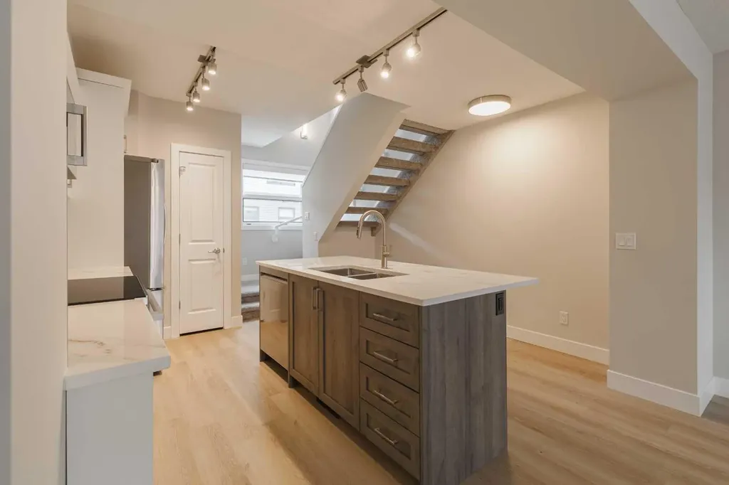 206 Aspen Hills Villas SW Calgary AB t3h 0H8