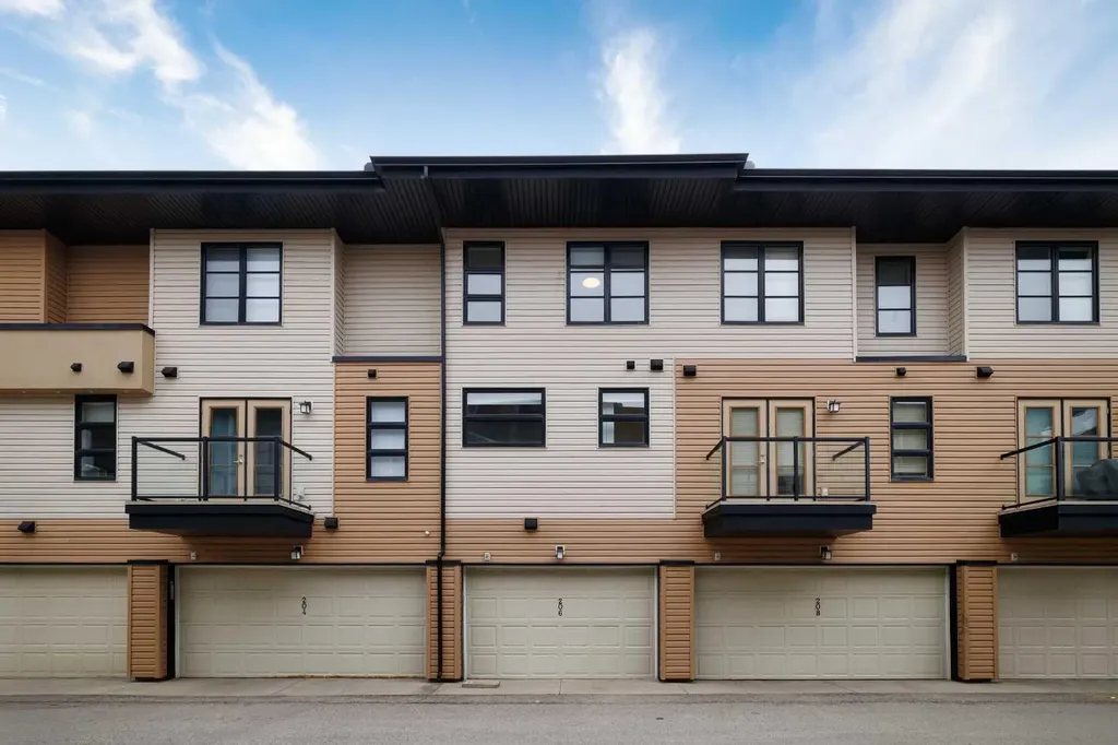 206 Aspen Hills Villas SW Calgary AB t3h 0H8